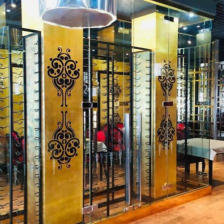 Lucky Fox Hotel Atyraū Zewnętrze zdjęcie