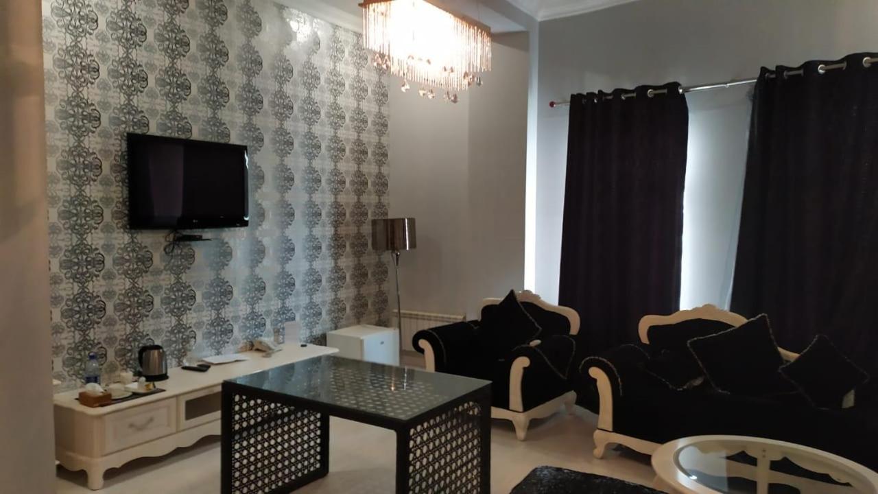 Lucky Fox Hotel Atyraū Zewnętrze zdjęcie